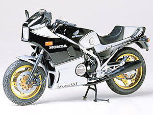 [1/12] Honda VF750F Fully Cowled