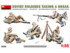 [1/35] SOVIET SOLDIERS TAKING A BREAK