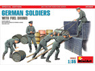 [1/35] GERMAN SOLDIERS WITH FUEL DRUMS [SPECIAL EDITION]